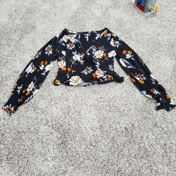 Free People Saturday Night Black Floral Print Long Sleeve Wrap Top in size small - Picture 7 of 7